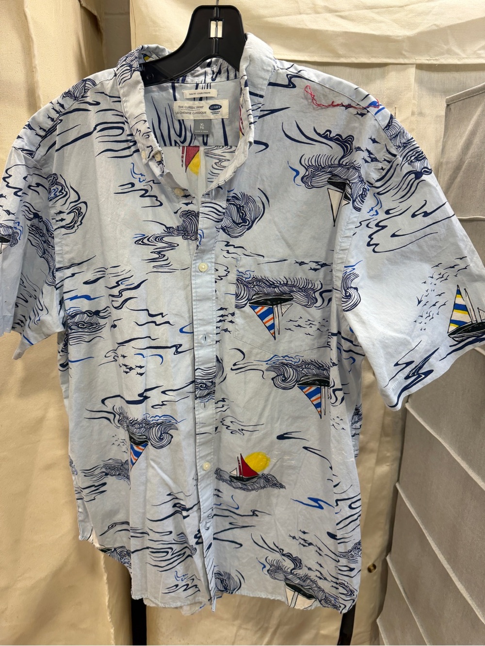 Old Navy Light Blue Sailboat Print Short-Sleeve Button-Down Shirt